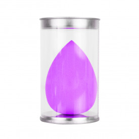 Спонж-капля фиолетового цвета для нанесения тональных средств в футляре